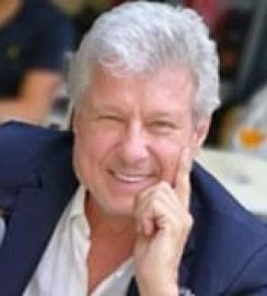 Lawrence　P. HOWORTH氏の顔写真