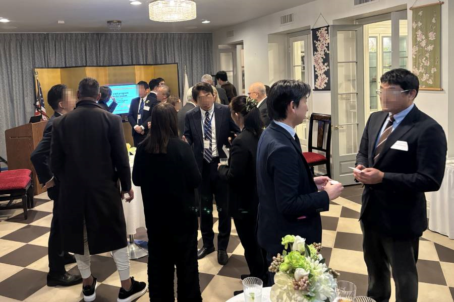 日系中小企業が現地関係機関とネットワーキングしている写真