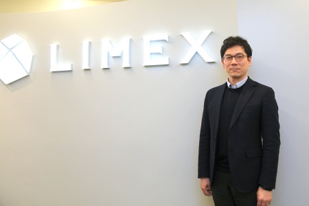 LIMEX本社にて。製品力はさることながら、来客の際は社員全員で挨拶するなど心遣いやチームワークのよさが光る、現在急成長中の企業の営業をマネージャーとして統括する御牧氏