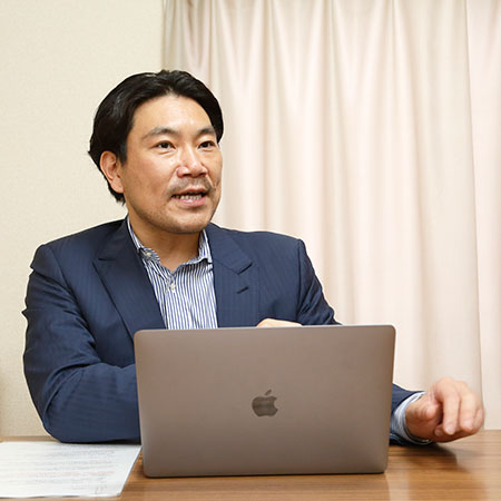 専務取締役 浅野 雄三氏