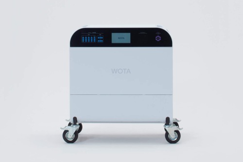 ポータブル水再生システム「WOTA BOX」。排水の最大98％を再生して循環利用することを実現し、上下水道のない場所でも安全・安心な水が使える。