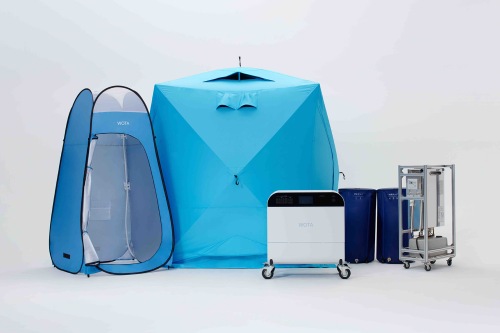 「WOTA BOX」はシャワーキットに接続すれば、水循環型シャワーとして使用可能。大規模災害で水道が止まった避難所や仮設住宅、福祉施設などで使用実績がある。