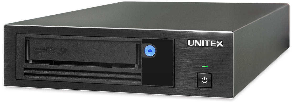 ユニテックスのUSB LTO装置。世界初であり唯一のUSB LTOデータ保存システムを開発した。