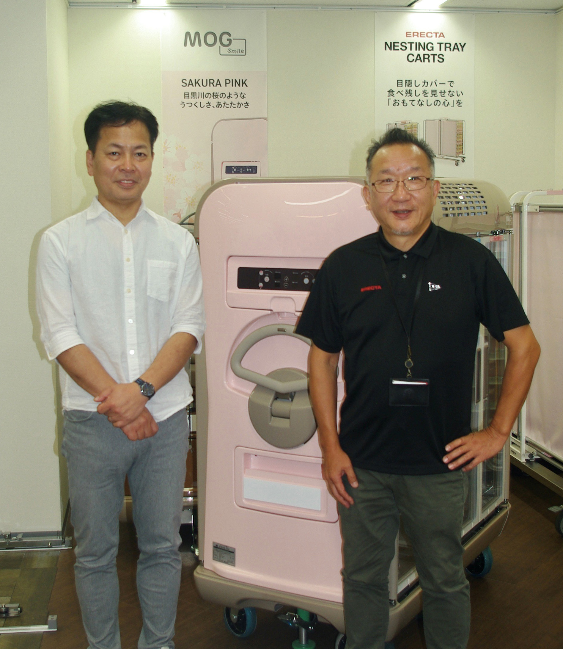 生産本部 製品開発部 部長：菊田 勝也さん（右） 生産本部 製品開発部 デザイン戦略グループ マネージャー：長野 広信さん（左）