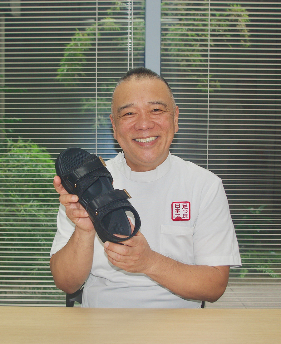 代表：與那嶺 茂人さん