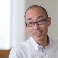 講師