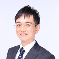 講師