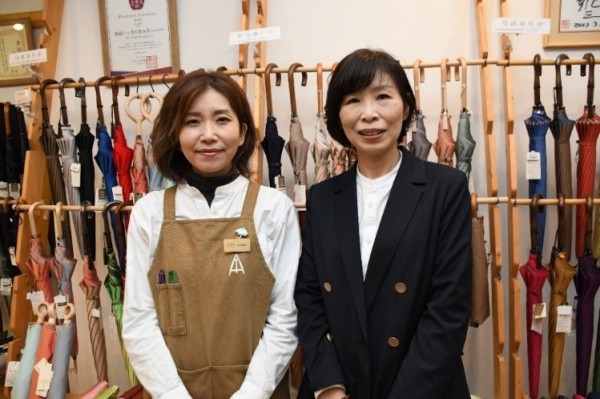 伊藤室長と女性社員