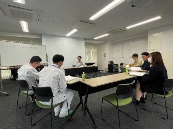 社内ミーティング風景
