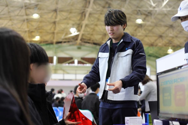 高校での進路説明会の様子