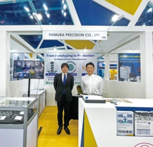 2023年にタイで開催された国際医療機器展示会に出展した際の様 子。このときは7社から見積もりを依頼され、うち1社との成約を実現 した